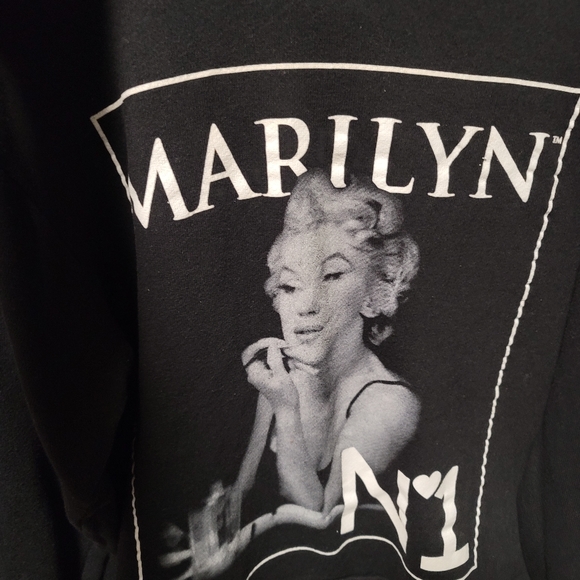 Marilyn Monroe Sweat Shirt - Picture 2 of 2